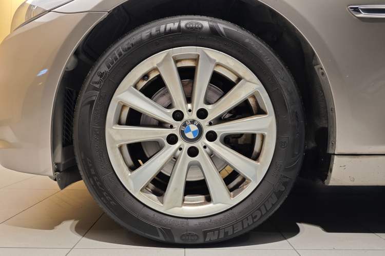 Used BMW 5 Series 2014 520Li Elegant Model
