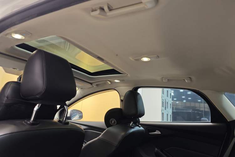 Used Ford Focus 2015 Hatchback 1.6L Automatic Fashion Edition