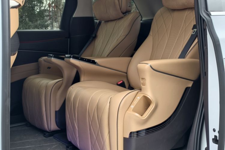 Used Denza D9 2024 DM-i 980 Four-Wheel Drive Prestige Model