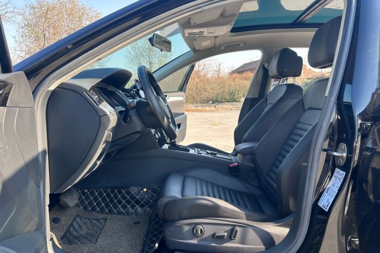 Used Volkswagen Magotan 2019 330TSI DSG Leading Edition China V Standard
