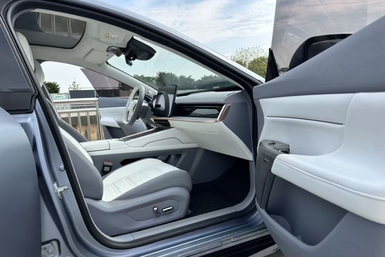 Used  eπ007 2024 Pure Electric 540 All-Wheel Drive Max Edition
