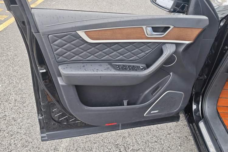 Used Hongqi HS7 2022 2.0T DCT Two-Wheel Drive Smart Connect Flagship Edition Five Seats