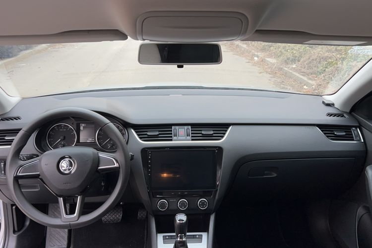 Used Skoda Octavia 2017 1.6L Automatic Chuanxing Edition
