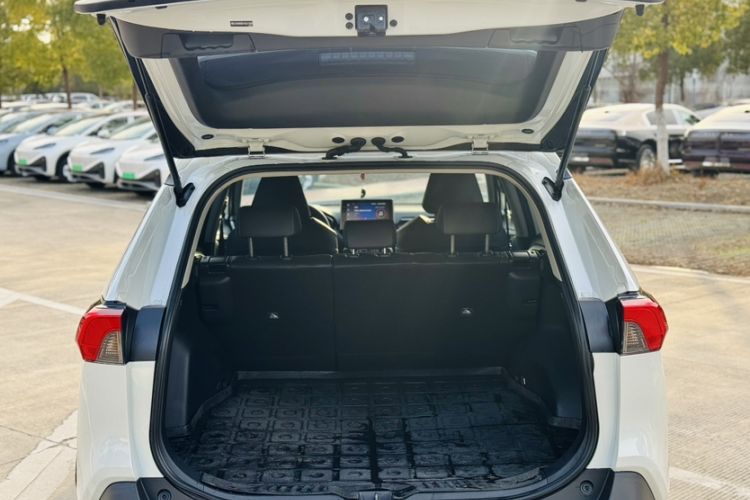 Used Toyota RAV4 2022 2.0L CVT Two-Wheel Drive Fashion Plus Edition
