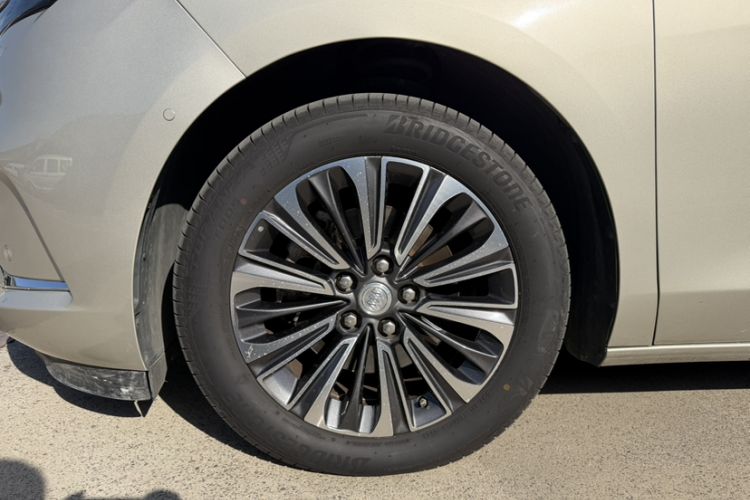 Used Buick GL8 2022 ES Land Cruiser 653T Luxury Model
