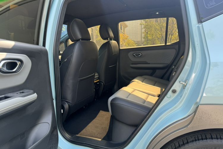 Used AION Y 2022 Plus 70 Tech Edition