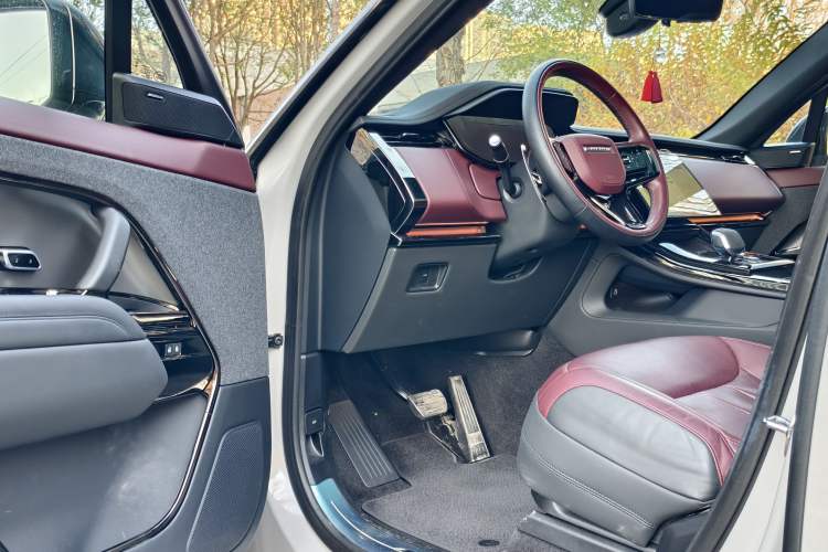 Used Land Rover Range Rover Sport 2024 400PS Flagship Edition
