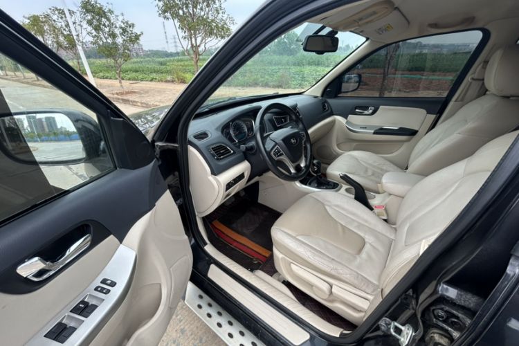 Used Haima S7 2015 Revised Version 2.0L Automatic Zongchi Trim
