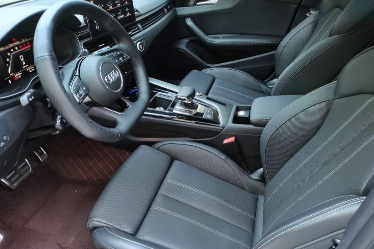 Used Audi A4L 2023 40 TFSI Luxury Dynamic Model
