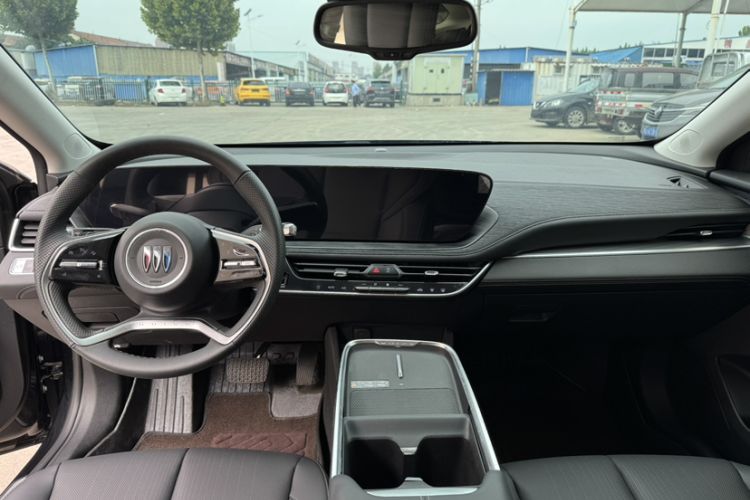 Used Buick LaCrosse 2025 28T Platinum Edition
