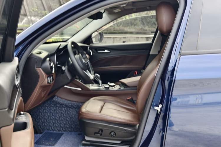 Used Alfa Romeo Stelvio 2017 2.0T 200HP Elite Edition
