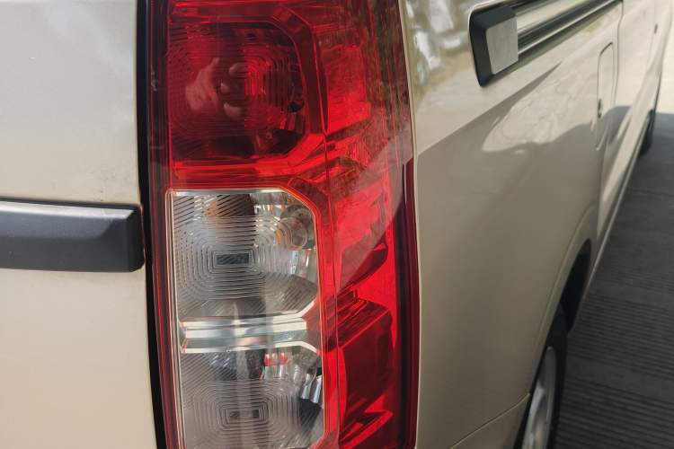 Used Wuling Hongguang V 2022 1.5L Jingqu Version Hydraulic Power Steering LAR
