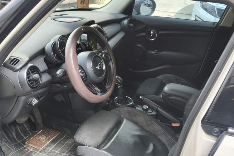 Used  MINI 2016 1.5T COOPER Five-Door Edition
