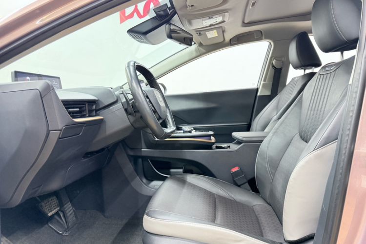 Used Toyota bZ3 2023 616 km Long-Range Premium
