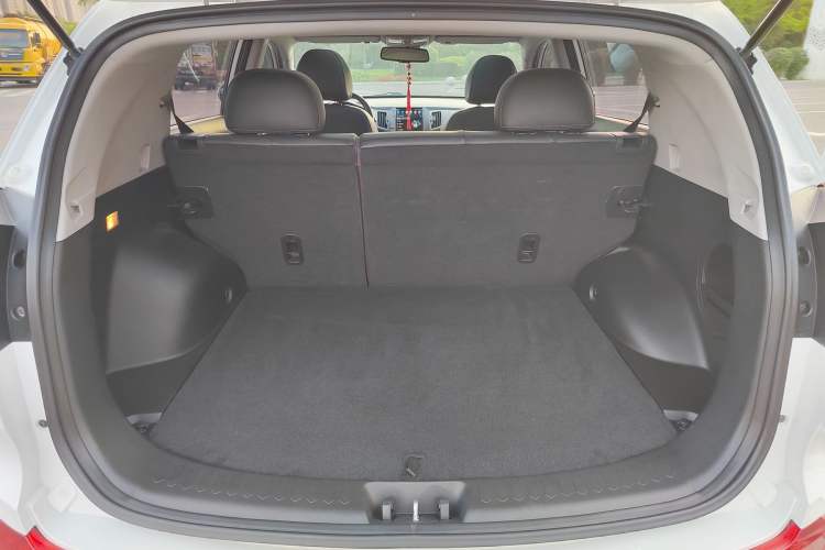 Used Kia Sportage R 2015 2.0L Automatic Two-Wheel Drive DLX Model
