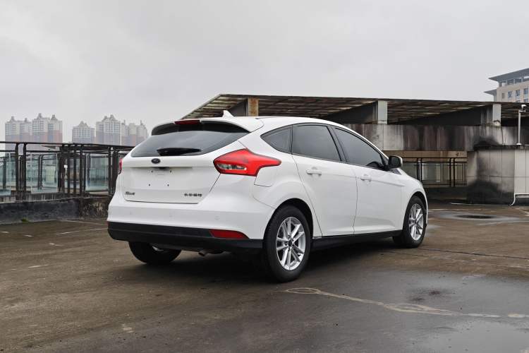 Used Ford Focus 2015 Hatchback 1.6L Automatic Fashion Edition
