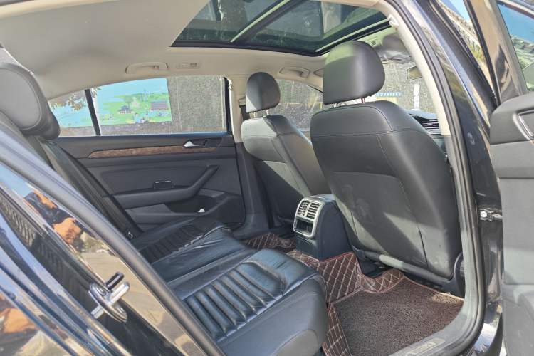 Used Volkswagen Magotan 2018 280TSI DSG Comfort Model
