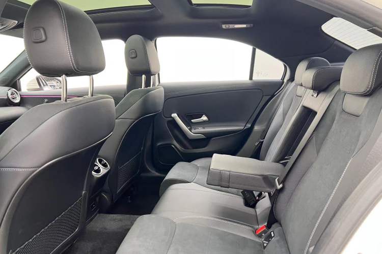 Used Mercedes-Benz A-Class 2022 Revised Version A 200 L Sport Sedan Fashionable Style