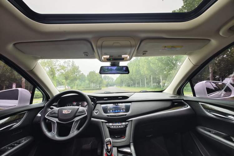 Used Cadillac XT5 2018 25T Luxury Model
