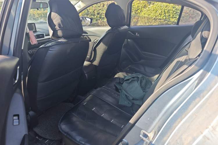 Used Mazda Mazda 3 Axela 2016 Sedan 1.5L Automatic Luxury Model