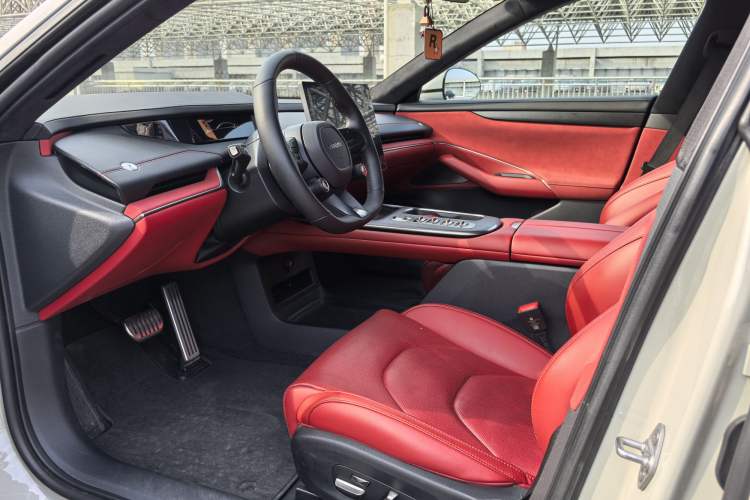 Used  SU7 2024 Four-Wheel Drive Ultra-Long Range Advanced Intelligent Driving Max Edition