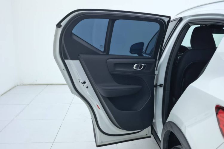 Used Volvo XC40 2022 T4 Four-Wheel Drive Smart & Stylish Edition