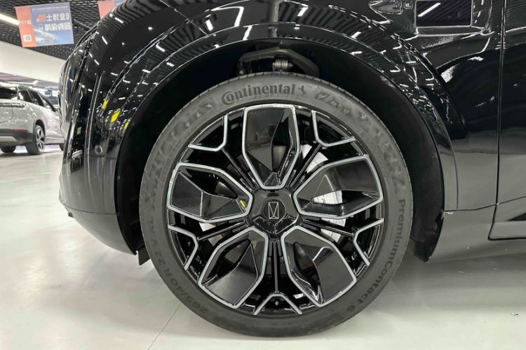 Used  11 2022 011 MMW Collaboration Limited Edition
