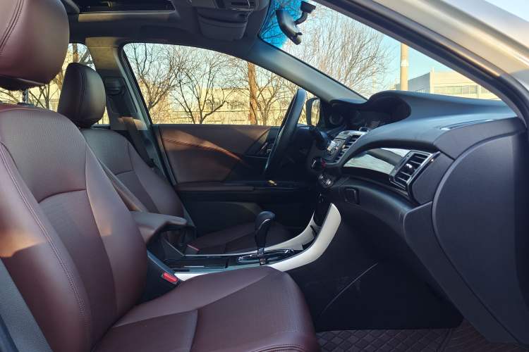 Used Honda Accord 2016 2.0L Comfort Edition
