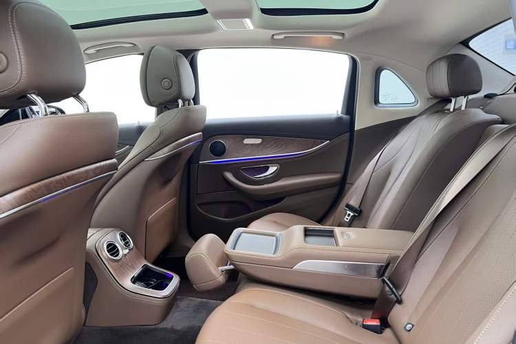 Used Mercedes-Benz E-Class 2023 E 260 L
