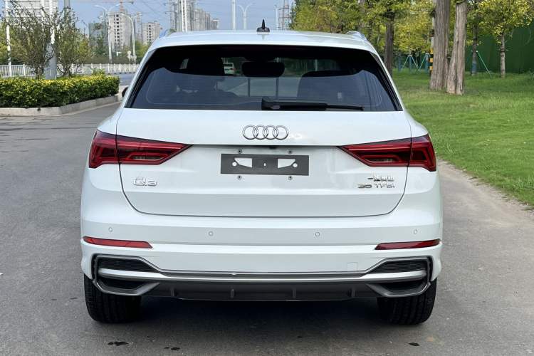 Used Audi Q3 2021 35 TFSI Fashion Dynamic Model
