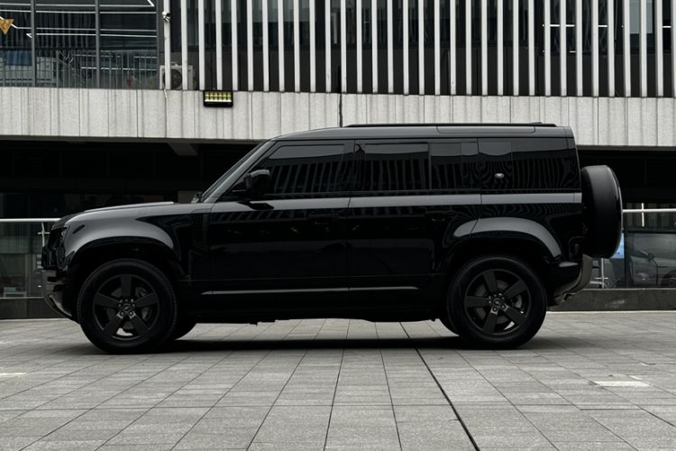 Used Land Rover Defender 2023 Facelift 110 3.0T P400 X-DYNAMIC HSE
