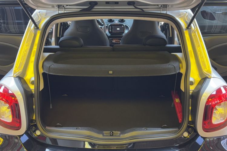 Used  forfour 2016 0.9T 66 kW Pioneer Edition