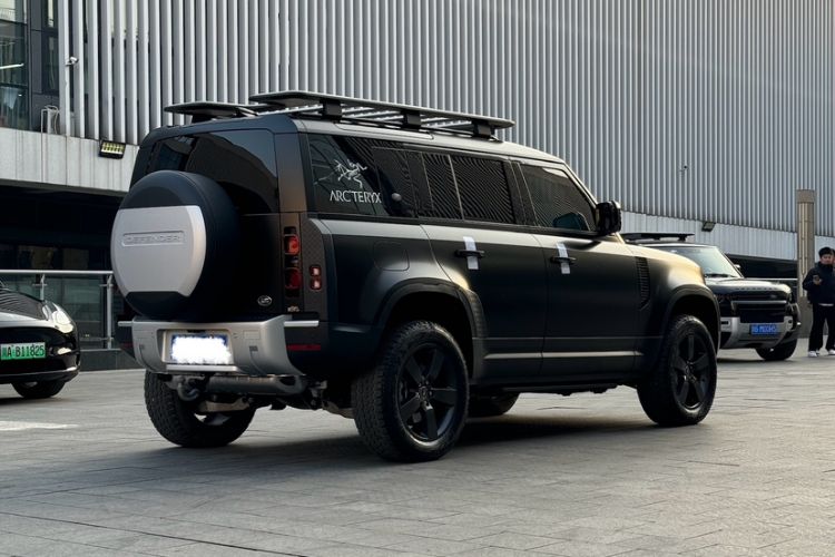 Used Land Rover Defender 2022 110 P400 Dark Edition