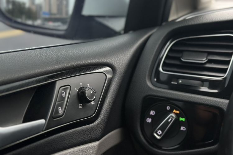 Used Volkswagen Golf 2015 1.4TSI Automatic Flagship Model
