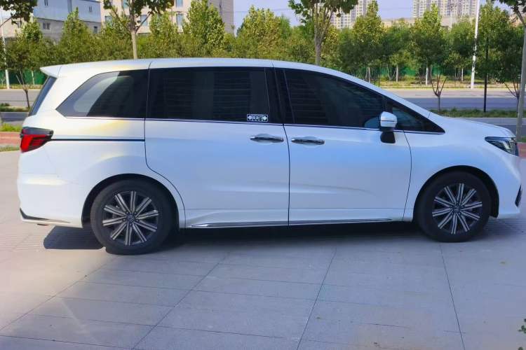 Used Honda Odyssey 2024 2.0L eHEV Sharp & Smart Edition