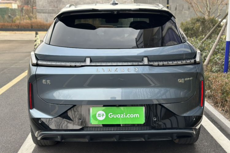 Used Lynk & Co 08 EM-P 2025 220 km All-Wheel-Drive Performance Halo
