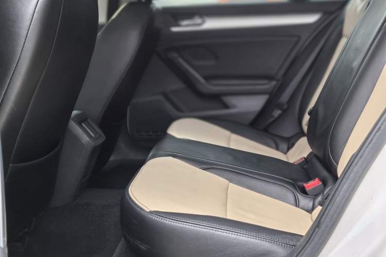 Used Volkswagen Lamando 2019 230TSI DSG Fashion Edition China VI