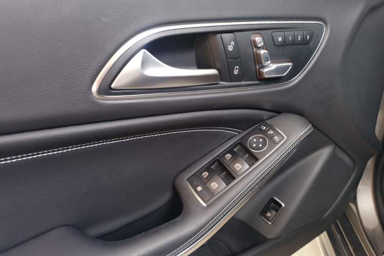 Used Mercedes-Benz CLA 2016 Facelifted CLA 200 Stylish Edition
