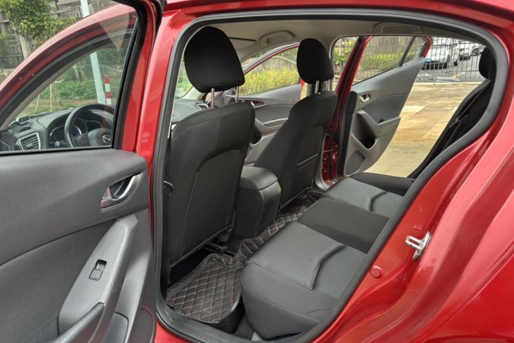 Used Mazda Mazda 3 Axela 2016 Sedan 1.5L Automatic Comfort Model
