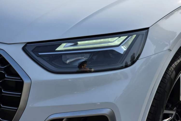 Used Audi Q5L 2022 40T Fashionable and Dynamic Model
