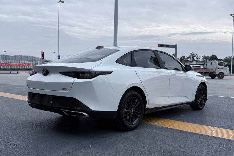 Used Changan Eado DD 2023 Blue Whale NE 1.5T GDI DCT Enjoy Edition
