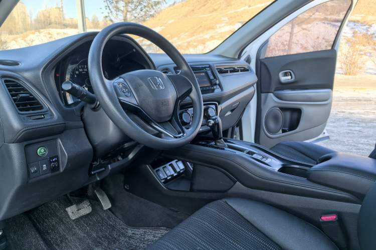 Used Honda Vezel 2015 1.8L CVT 2WD Elite Model
