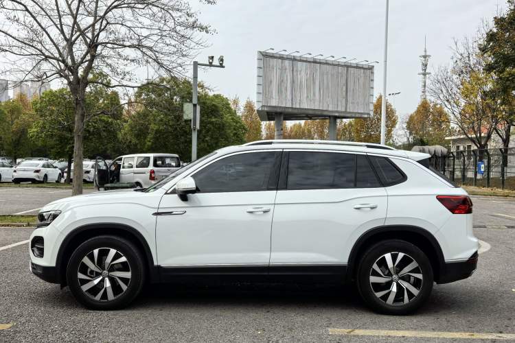 Used Volkswagen Tayron 2022 330TSI Two-Wheel Drive Luxury Smart Connectivity Version
