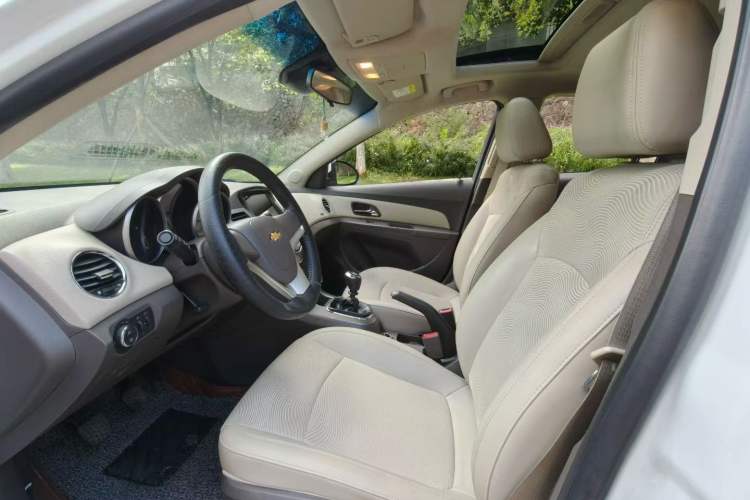 Used Chevrolet Cruze 2015 1.5L Classic SE MT
