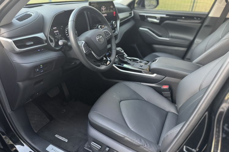 Used Toyota Highlander 2022 Dual-Engine 2.5L Four-Wheel Drive Prestige Version 7 Seats
