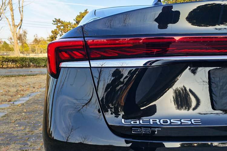 Used Buick LaCrosse 2025 28T Platinum Edition
