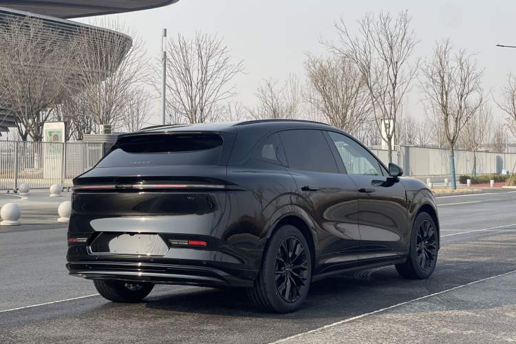 Used Zeekr 7X 2025 100 kWh Long-Range Rear-Wheel Drive with Intelligent Driving Features
