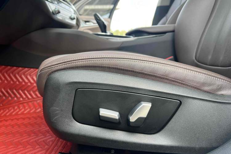 Used BMW 5 Series 2020 525Li Luxury Package
