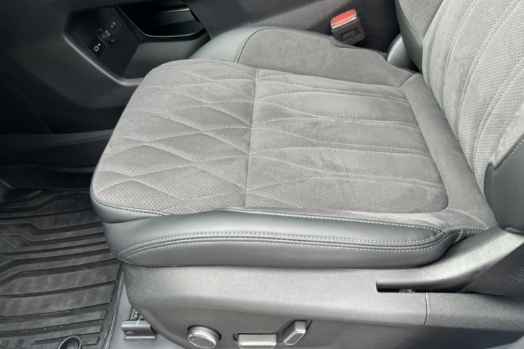 Used Geely Auto Monjaro L 2025 Dongfang Yao 2.0TD Automatic Lanxing Edition
