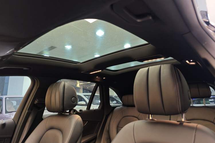 Used Mercedes-Benz GLC 2021 GLC 300 L 4MATIC Dynamic Model